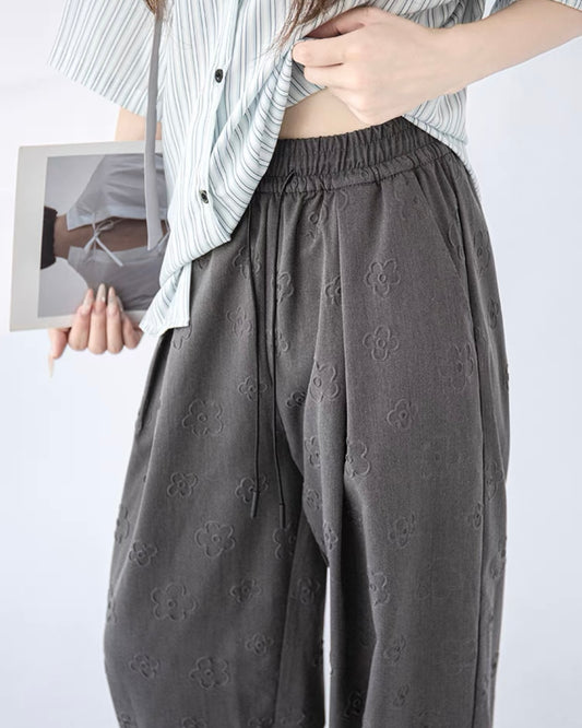 エンボスフラワーストレートパンツ