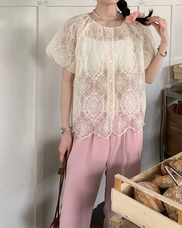 レース刺繍シアーブラウス