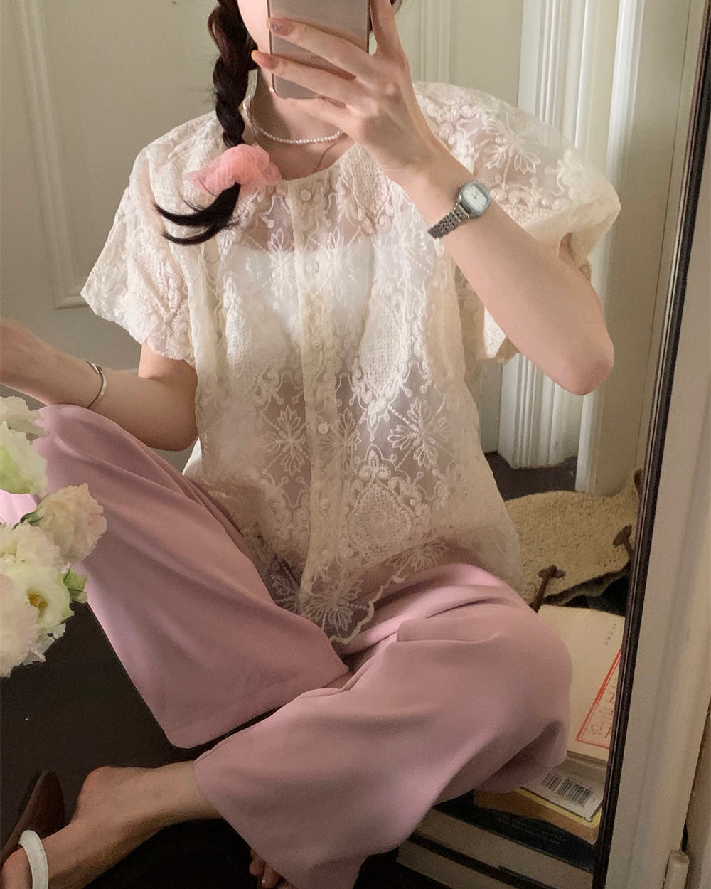 レース刺繍シアーブラウス