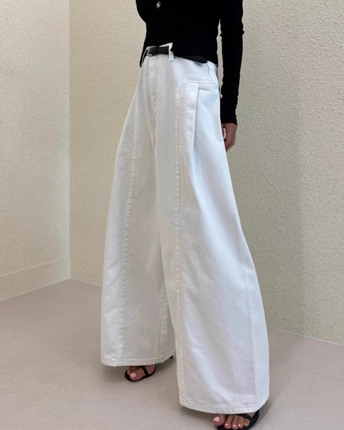 サイドタックワイドデニムパンツ