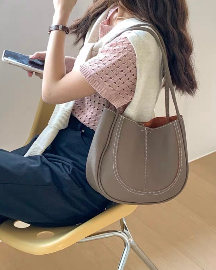 ラウンドステッチレザーバッグ