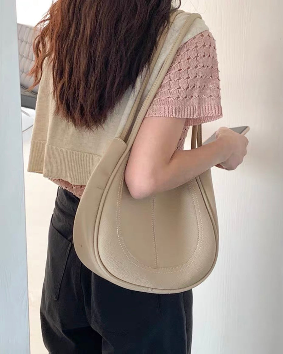ラウンドステッチレザーバッグ