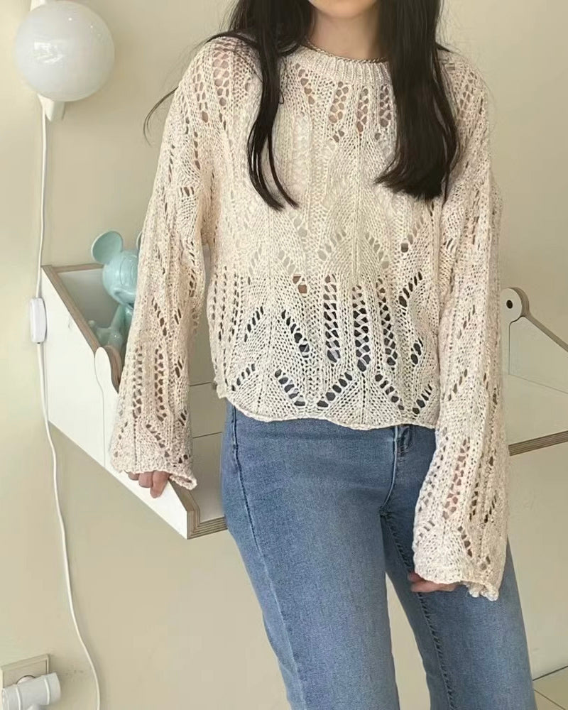 透かし編みクルーショートニット