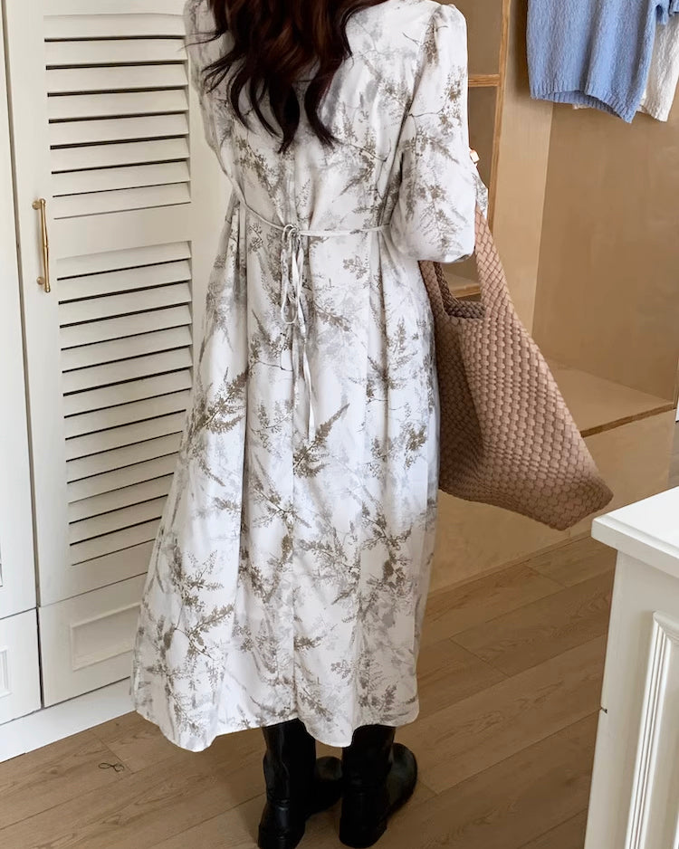 ボタニカルプリントVネックワンピース
