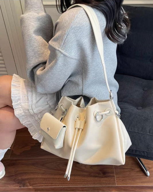 《11/14新作》マルチポーチ付ドロストレザーバッグ