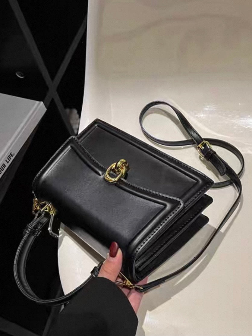 2wayスムースレザーラウンドフラップバッグ